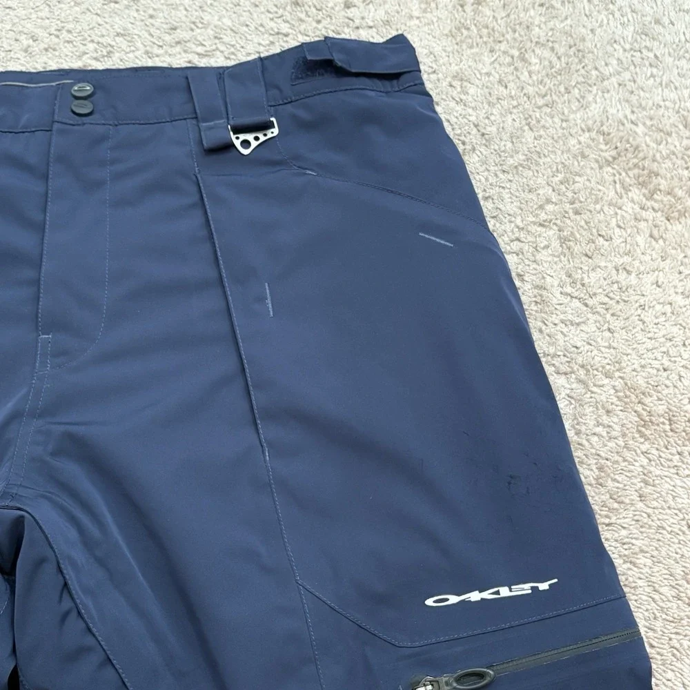 Oakley size men
